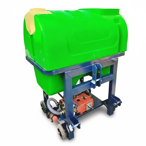 سمپاش ۴۰۰ لیتری سبز پشت تراکتوری GP با پمپ ۱۵۰ بار و شاسی تقویت شده بدون بوم